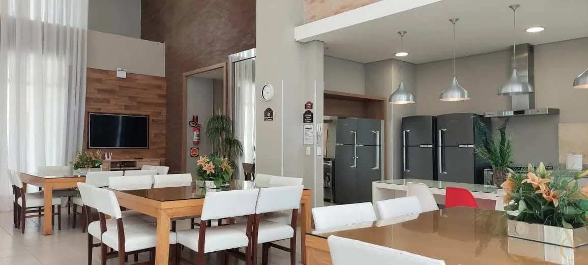 Furnished apartment with 2 en-suite bedrooms and gas kitchen — photo 6