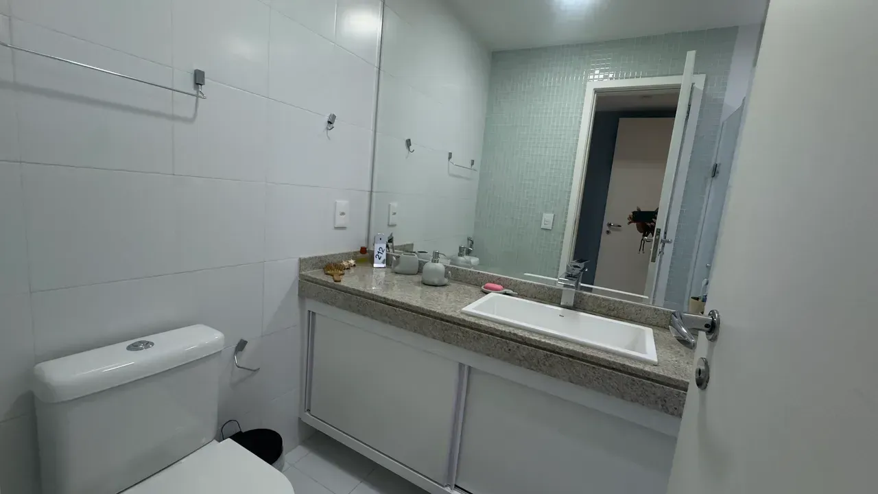 4-bedroom apartment with open-plan kitchen — photo 23