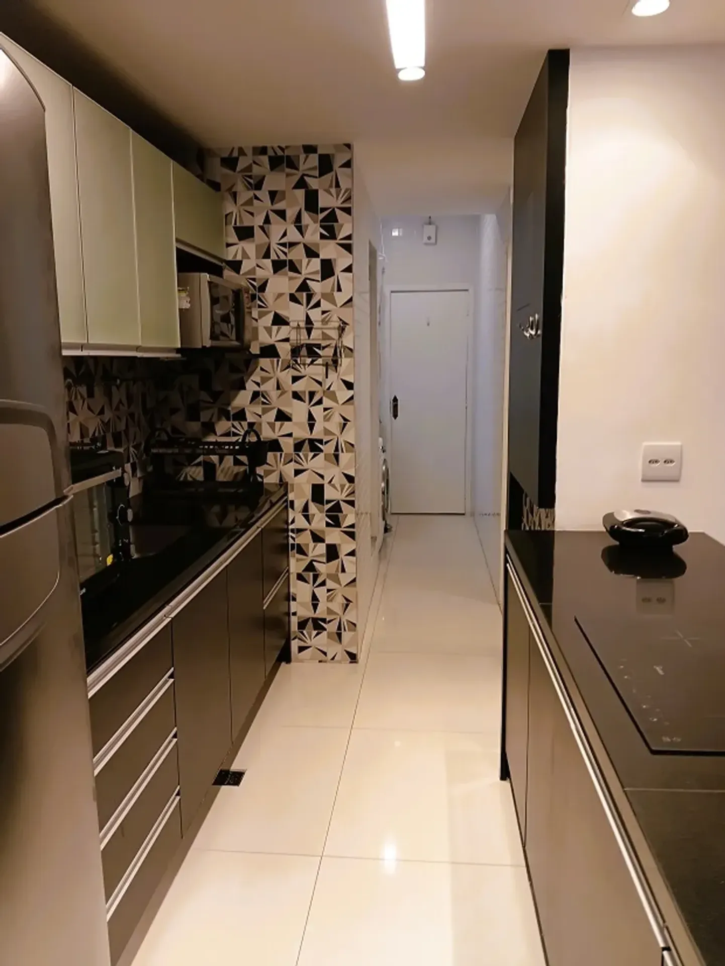Furnished apartment with open-plan kitchen and 3 bedrooms — photo 19