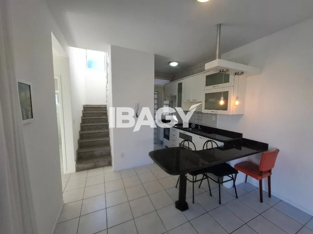House with 3 bedrooms and 246 m², open-plan kitchen — photo 2