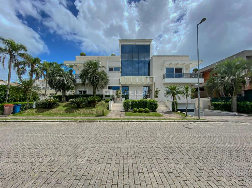 Casa de condomínio com 9 quartos e varanda com churrasqueira — photo 2