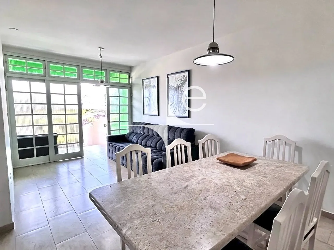 House with 4 bedrooms and a private garden