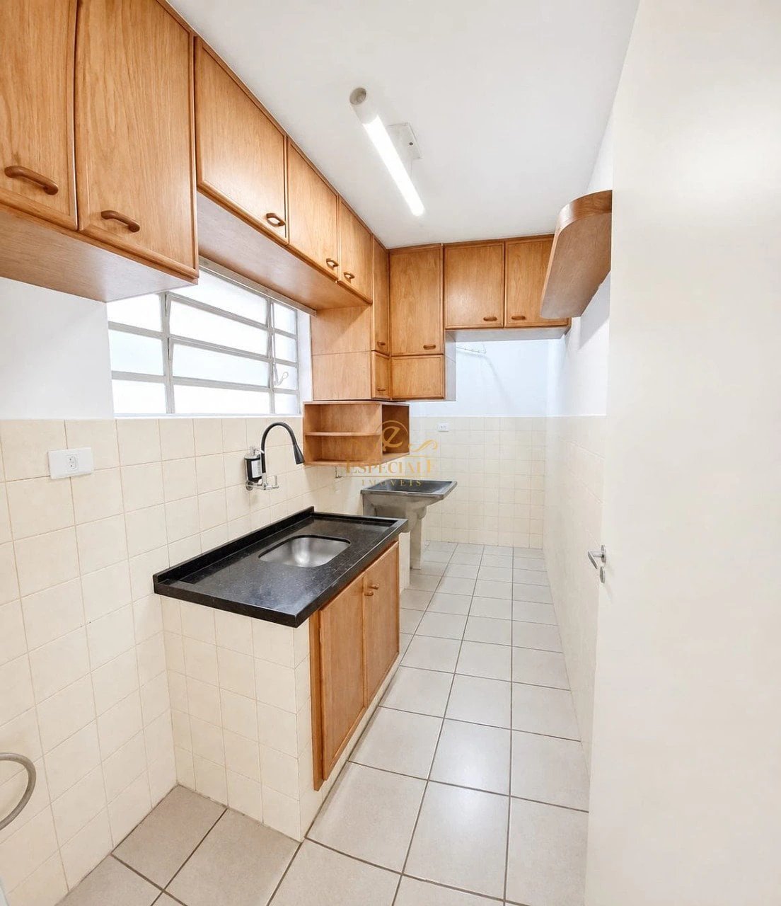 2-bedroom apartment with separate kitchen and 1 parking spot — photo 2