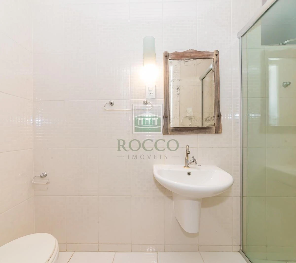 3-bedroom apartment with a washing machine in Curitiba — photo 29