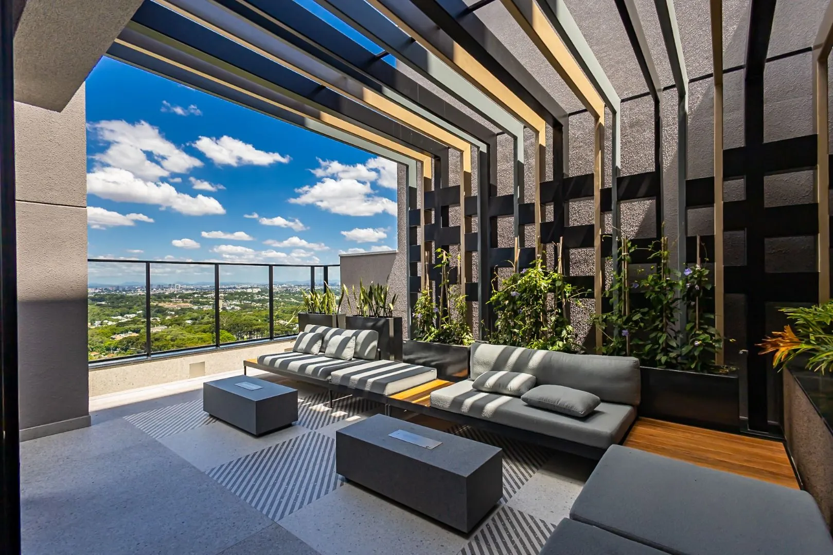 Furnished apartment, 78 m², with a glass-enclosed balcony — photo 6