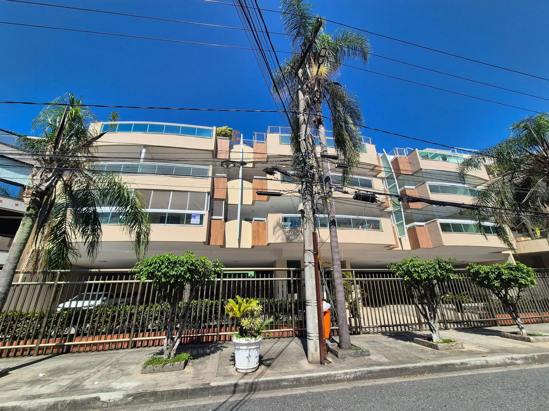 Apartamento com 2 quartos, suíte e varanda com animais — photo 37