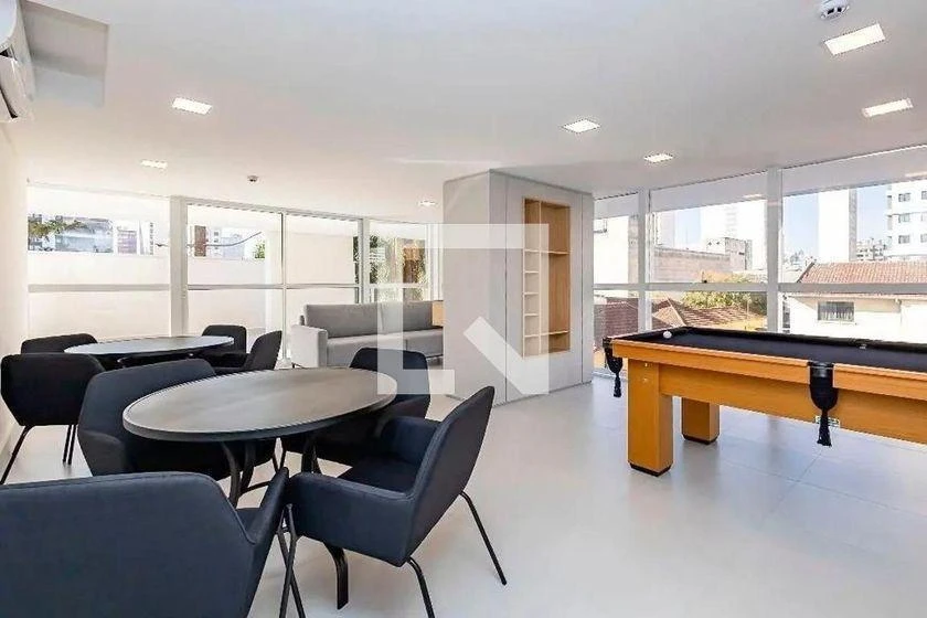 27 m² studio with a glass-enclosed balcony and a home office — photo 22