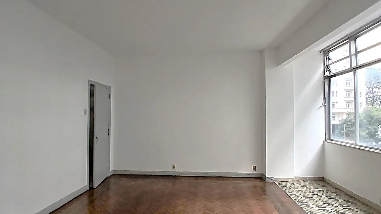 Apartment on the 2nd floor with wood or laminate floors — photo 10