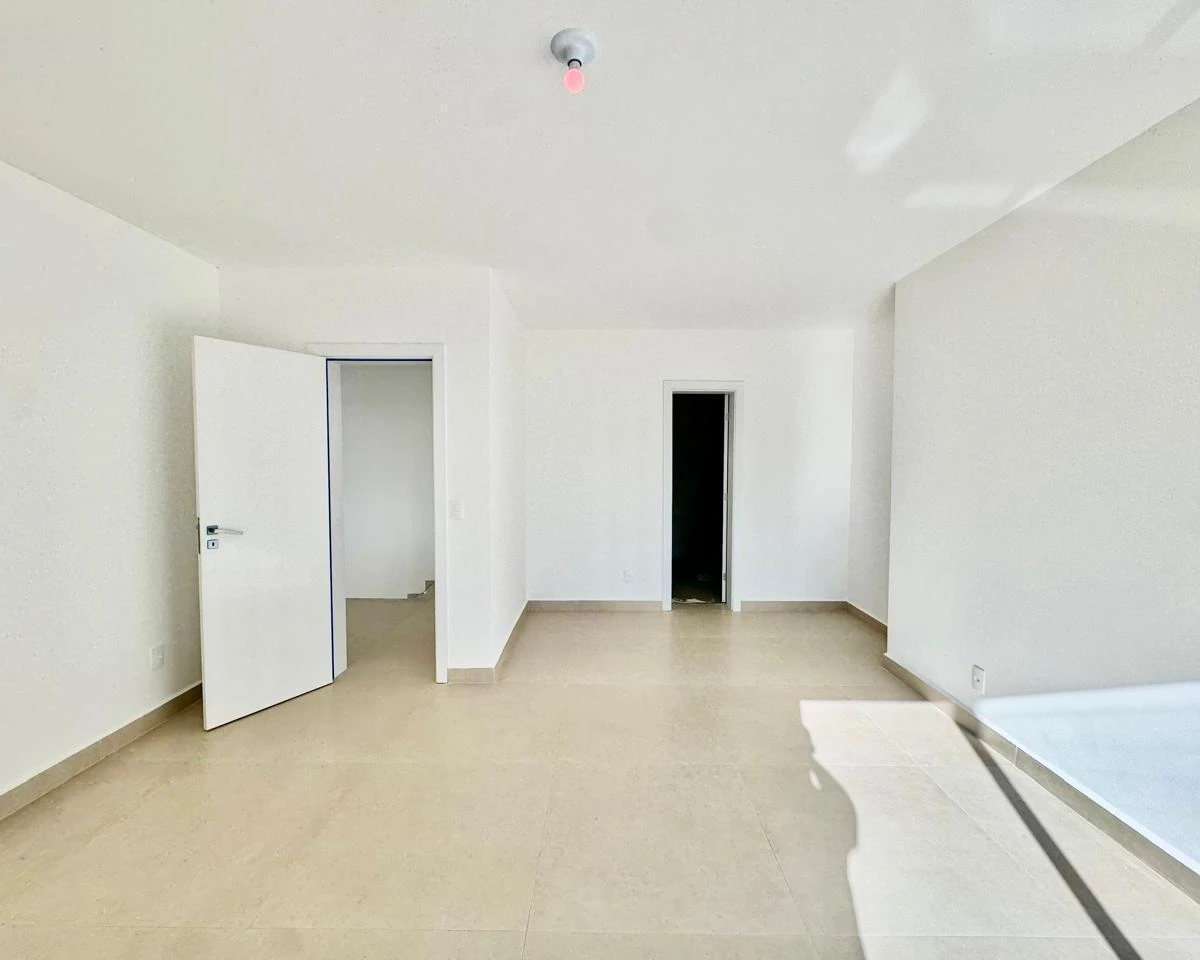 House, 240 m², with a glass-enclosed balcony — photo 42