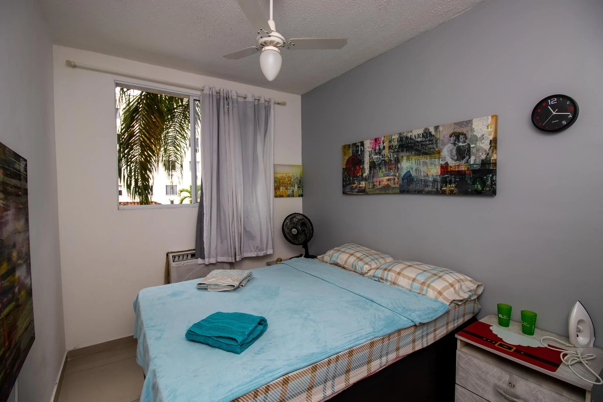 Furnished 2-bedroom apartment with gym in the condo — photo 23