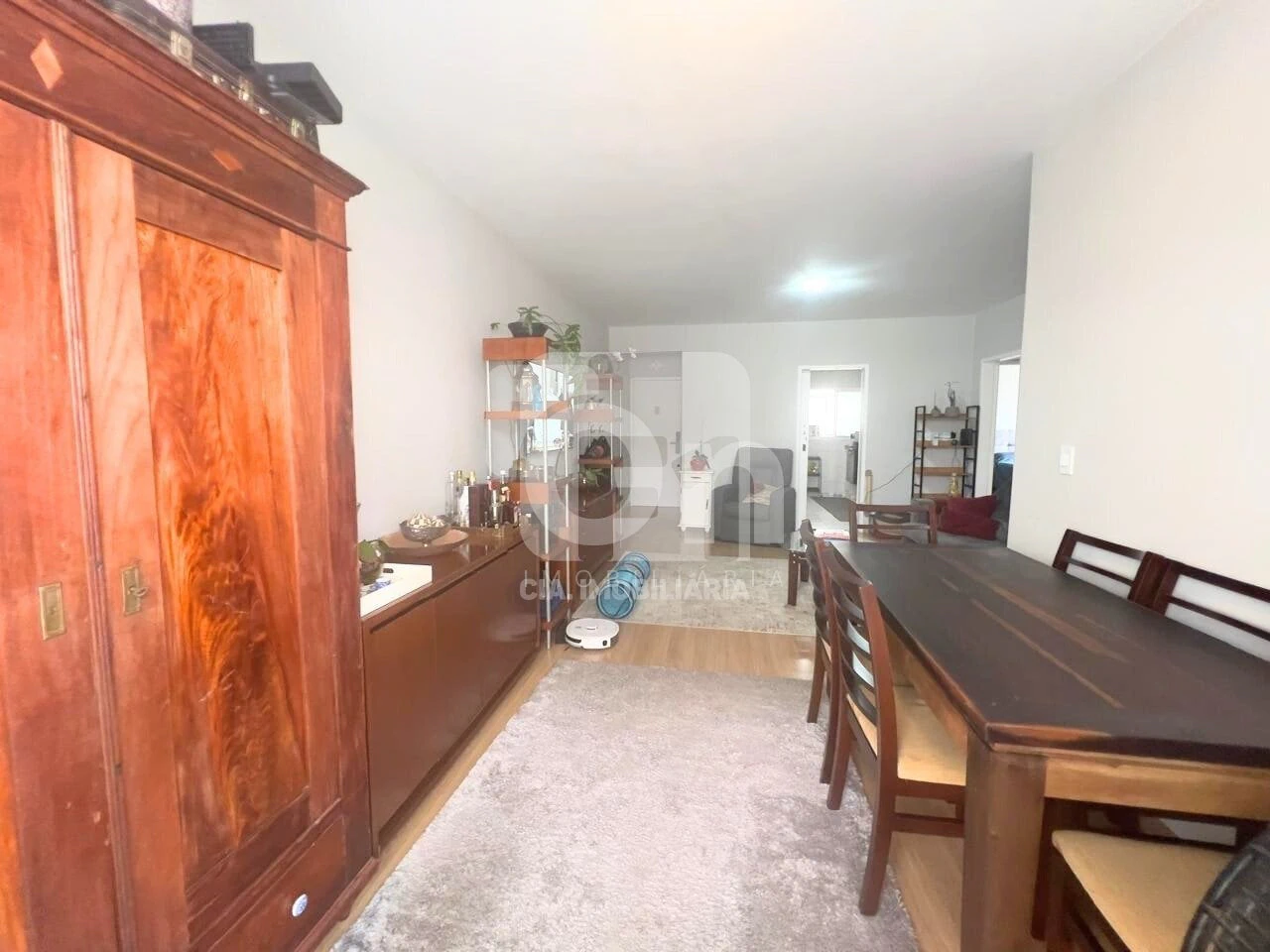Wood or laminate floors in a 3-bedroom apartment, 114 m² — photo 7