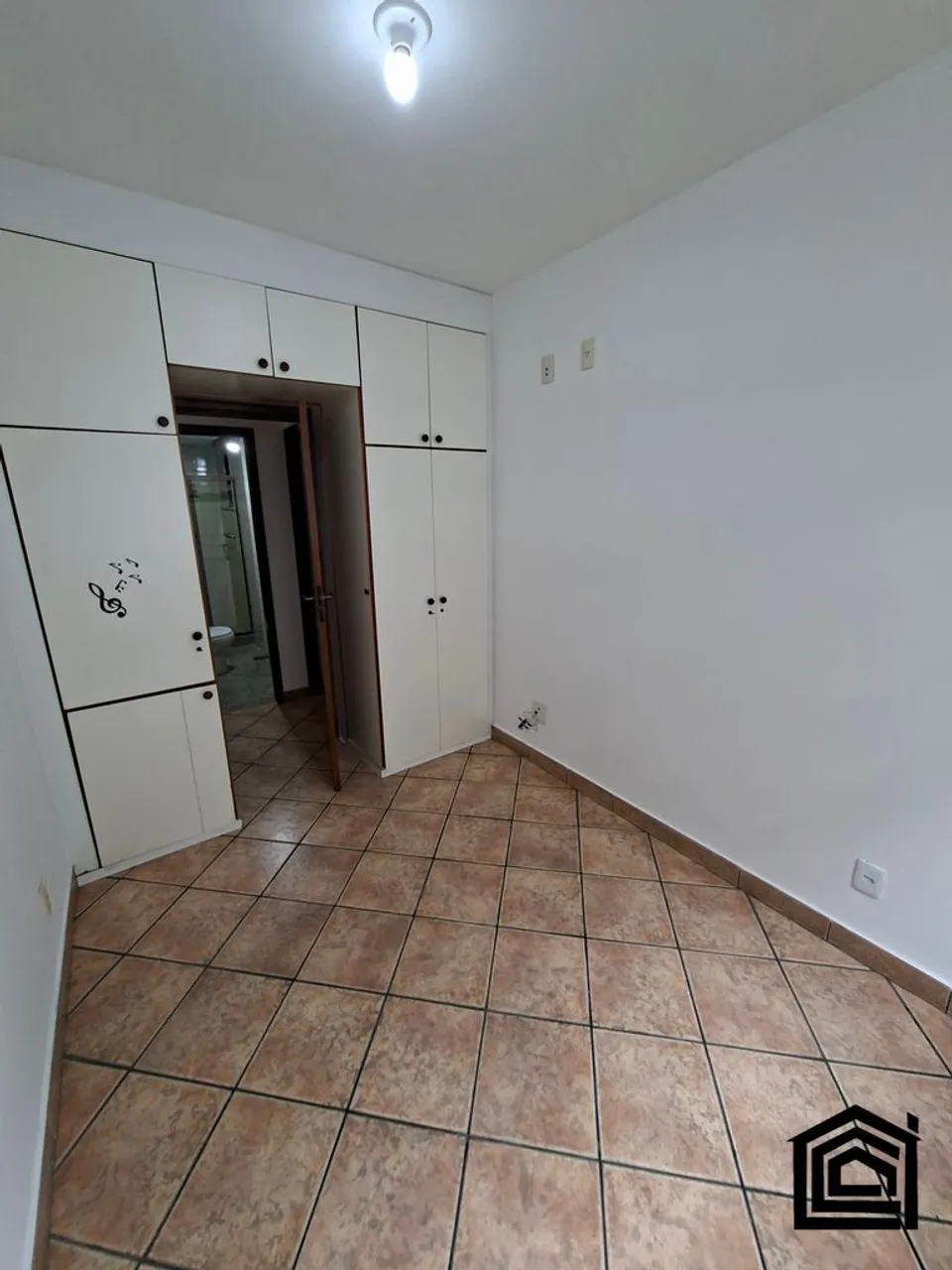 2-bedroom apartment with 2 bathrooms and balcony — photo 10