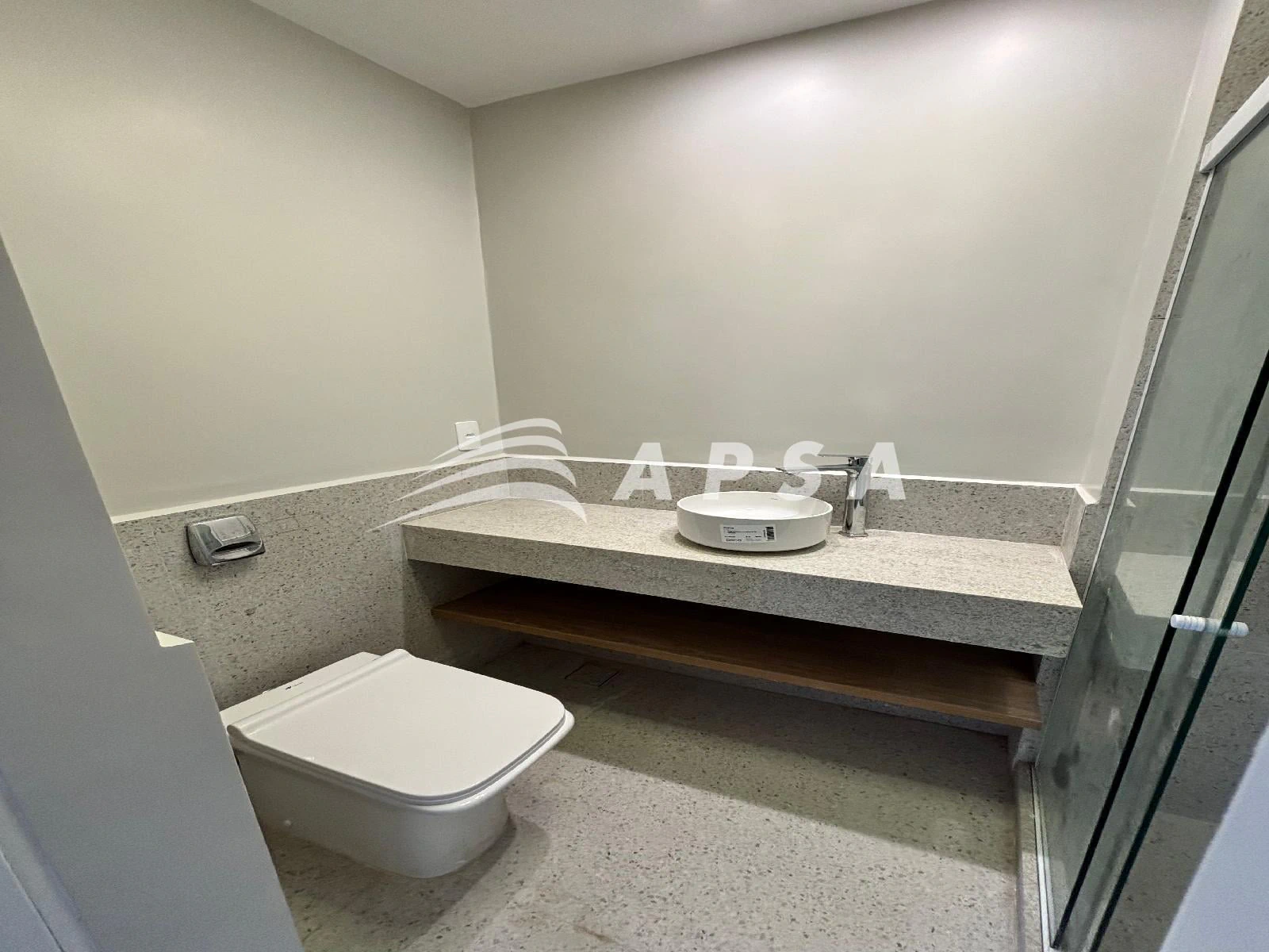 Дерев'яна підлога або ламінат та 2 спальні: квартира 70 м² — photo 18