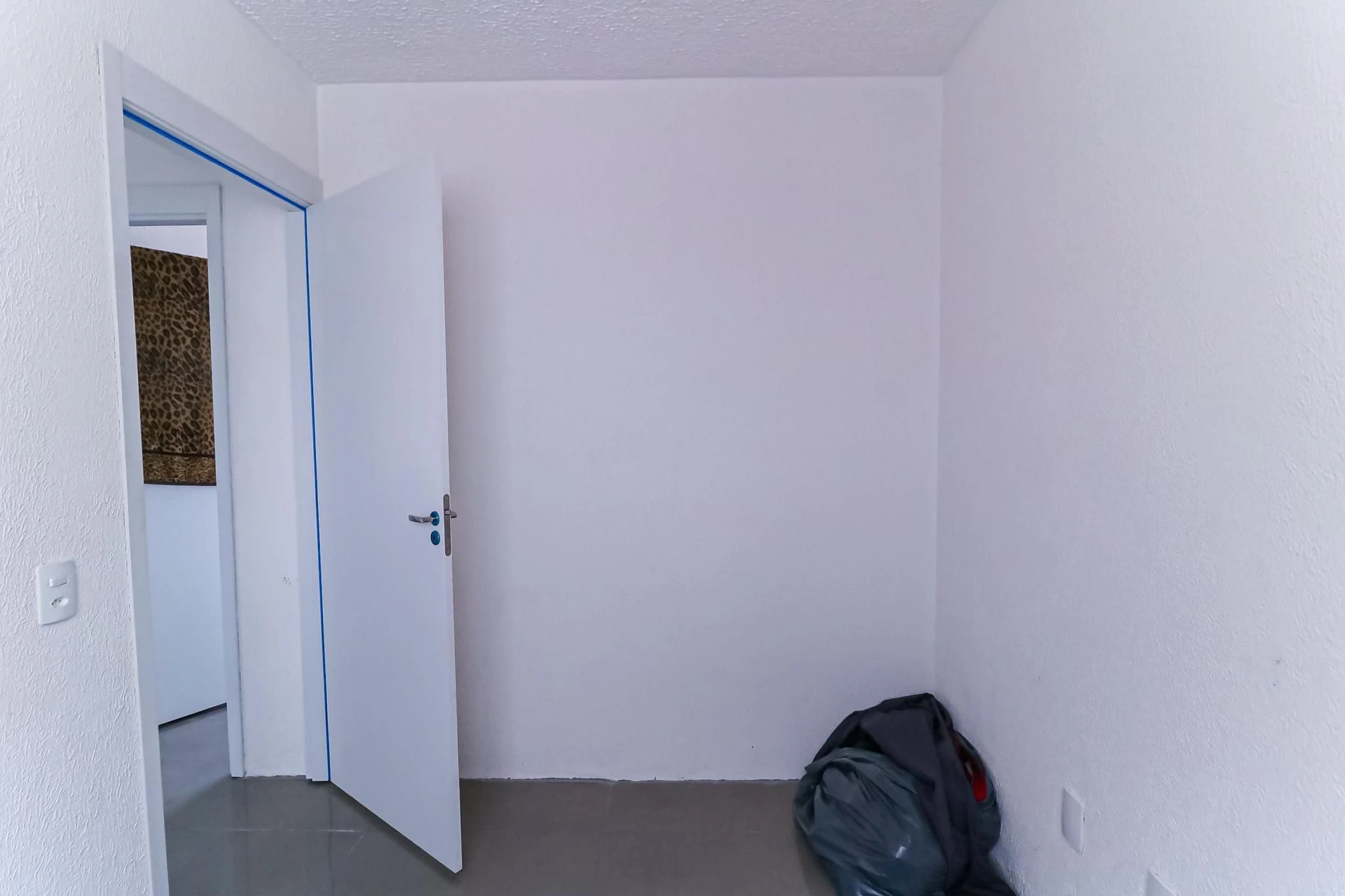 2-bedroom apartment in a building with a gym — photo 25