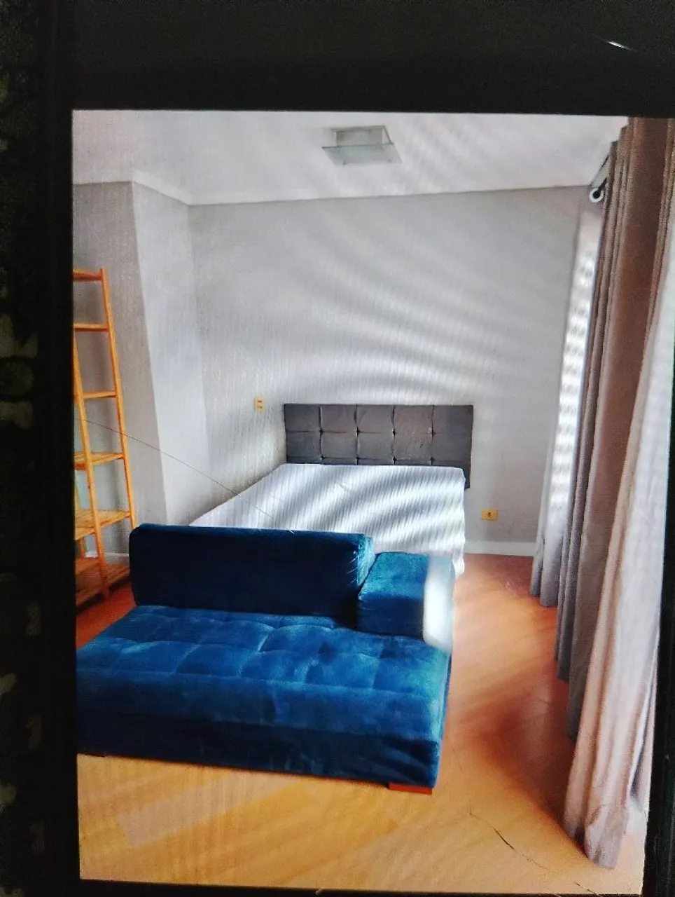 Wood or laminate floors in a one-bedroom apartment, 29 m² — photo 4