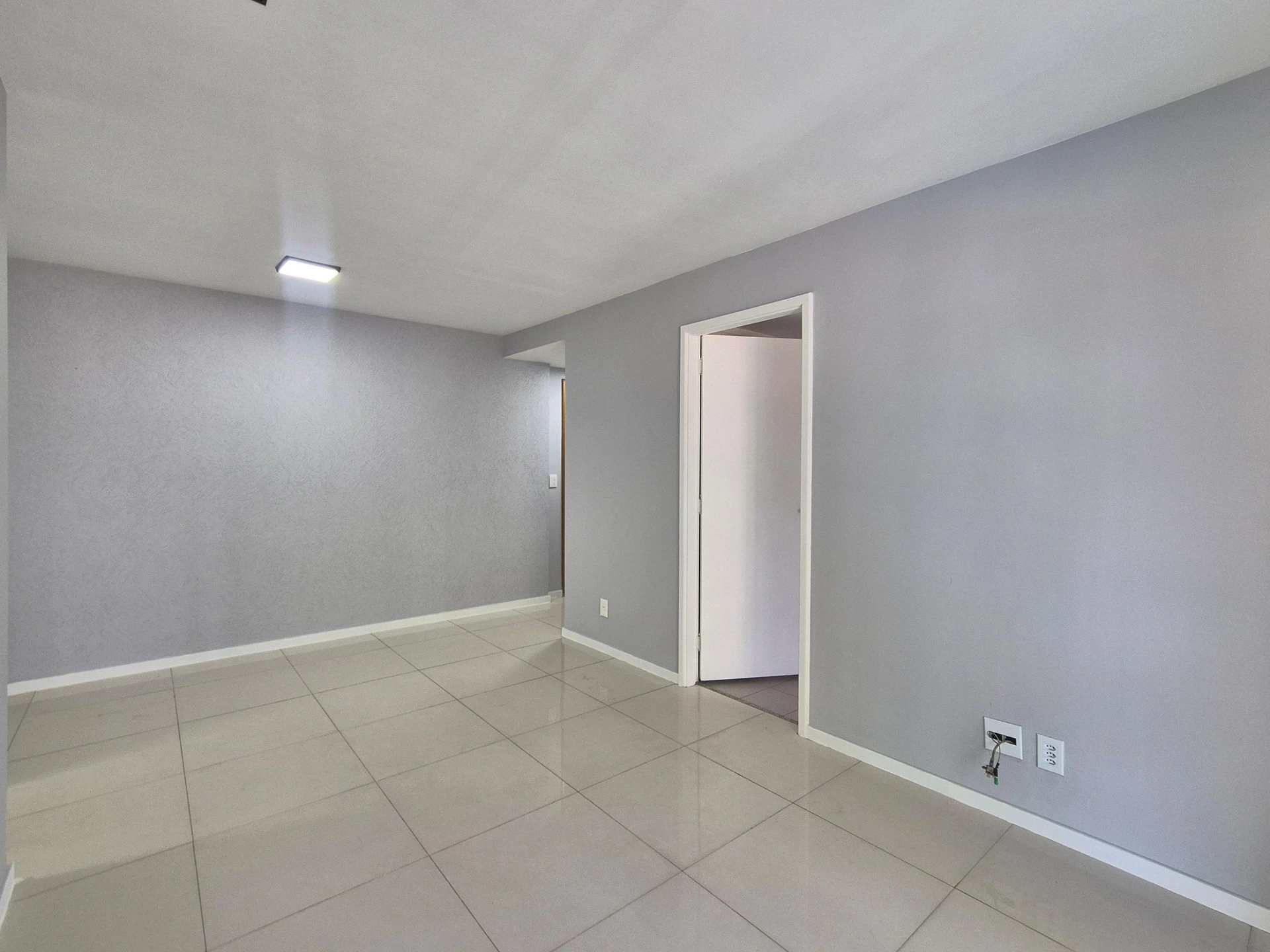 4-bedroom apartment in a building with a gym — photo 21