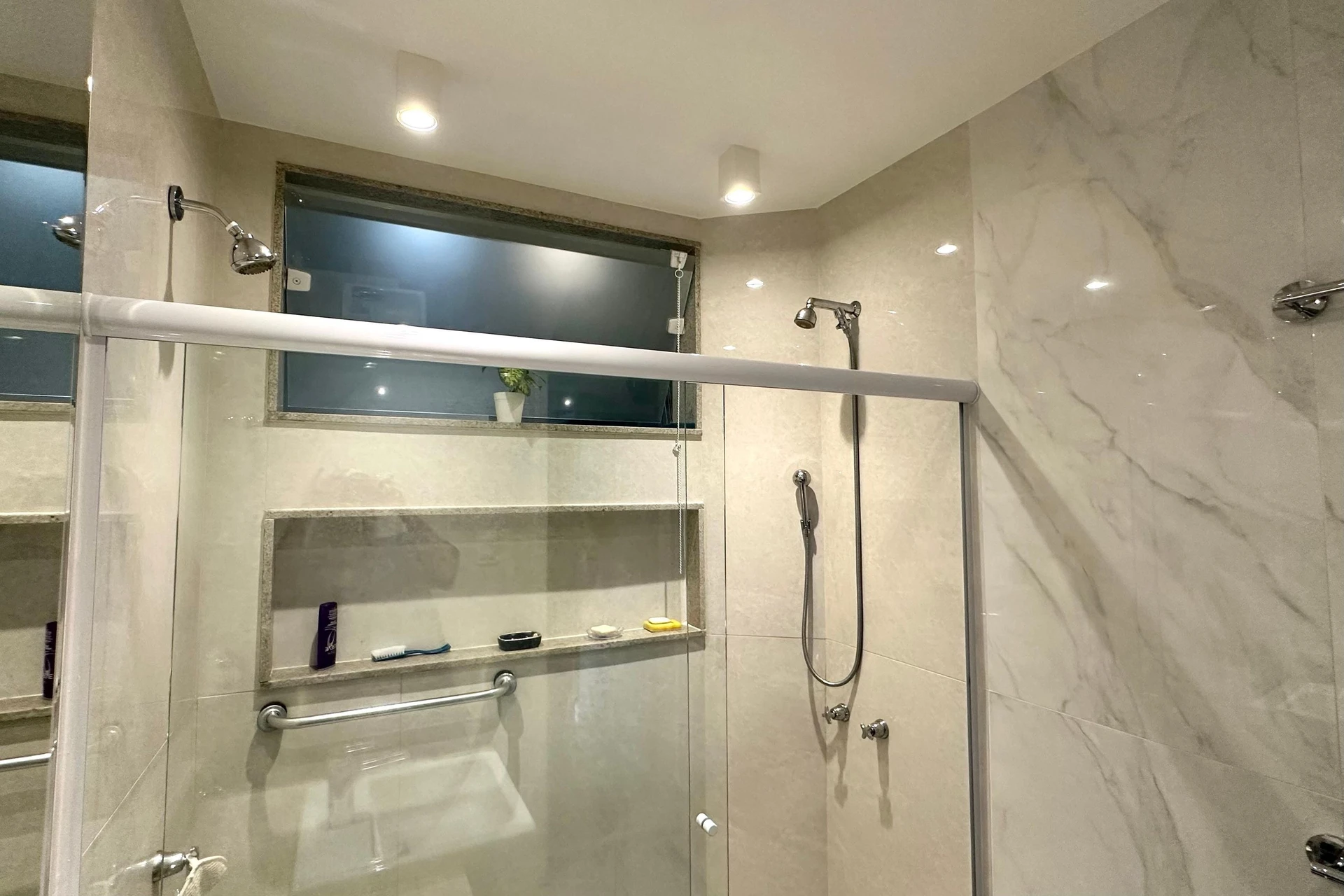 93 m² apartment with a washing machine and a water view — photo 15