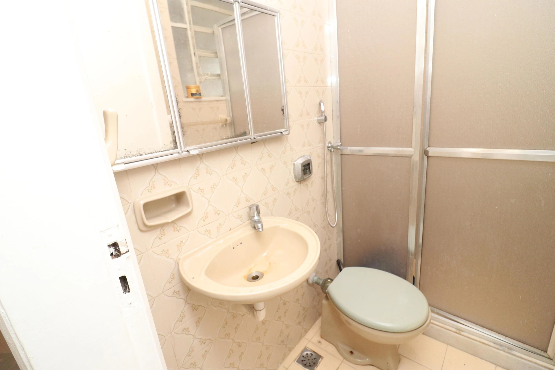 10-bedroom house with a bathtub in Rio de Janeiro — photo 77