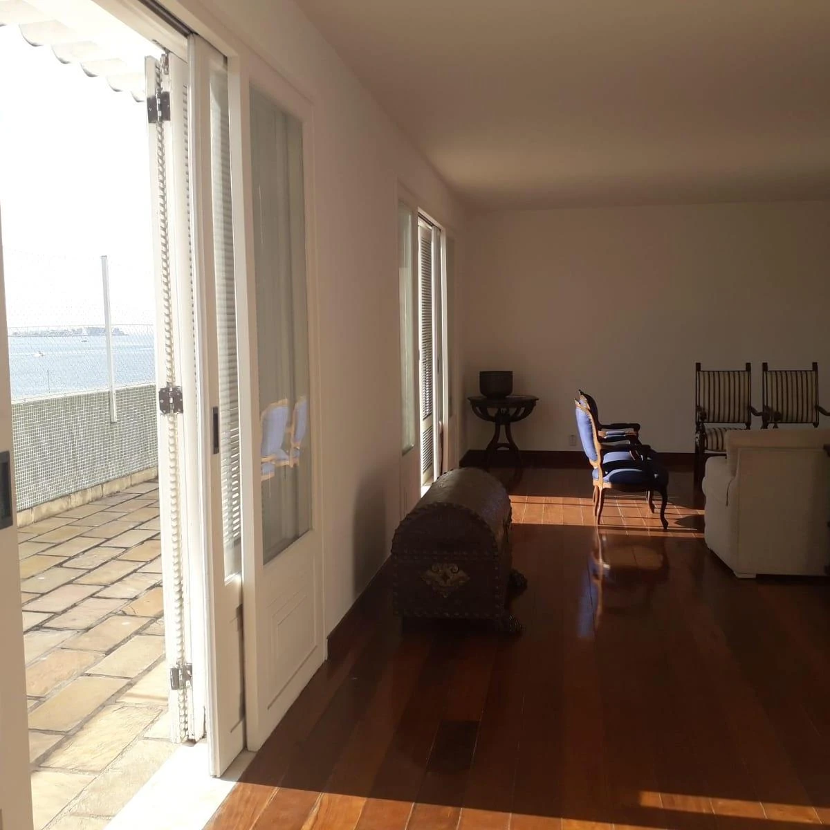 Linear penthouse with 4 bedrooms and 2 parking spots — photo 33