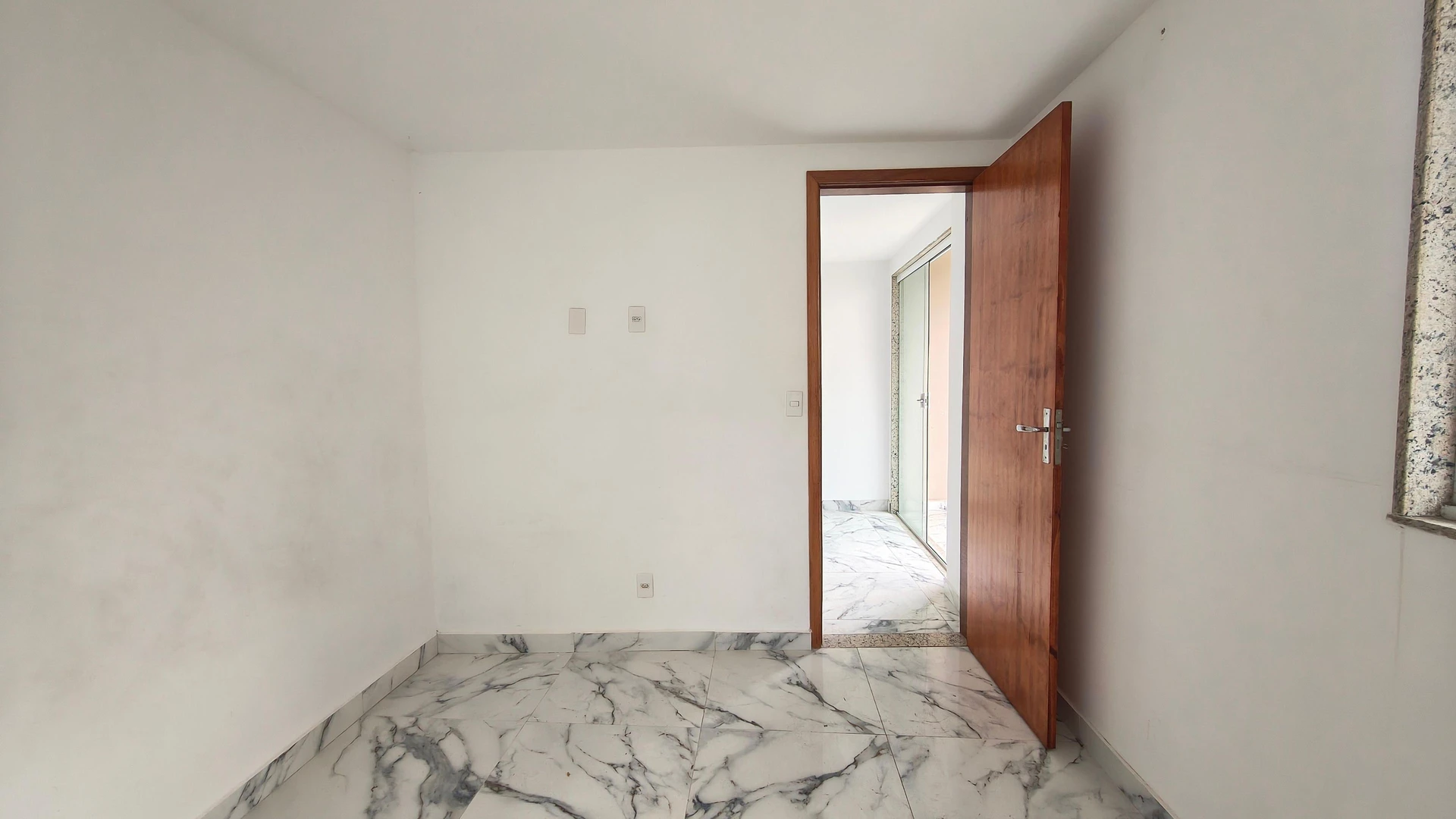2-bedroom apartment with a glass-enclosed balcony — photo 14