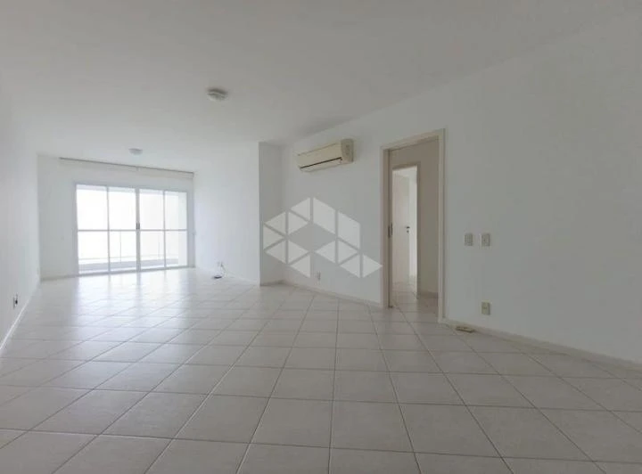 Квартира з 3 спальнями та балконом, 120 м² — photo 3
