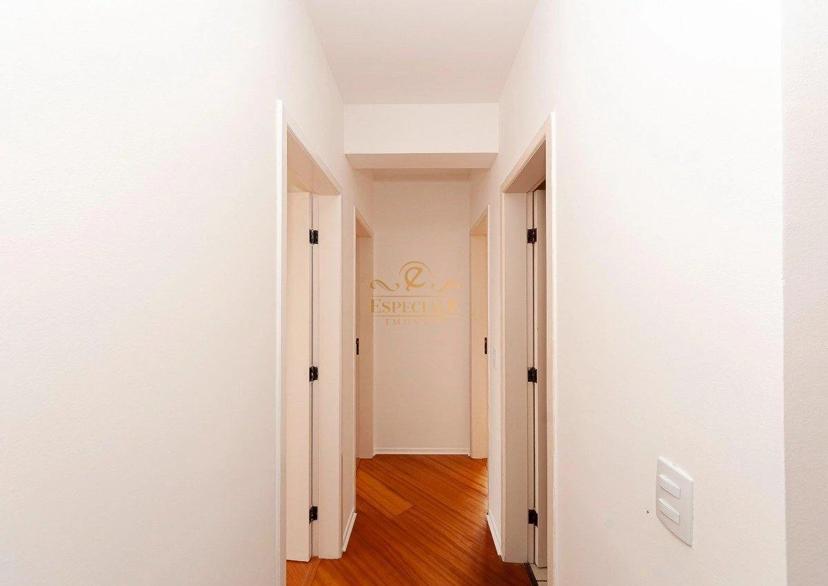 3-bedroom apartment with wood or laminate floors in Curitiba — photo 4