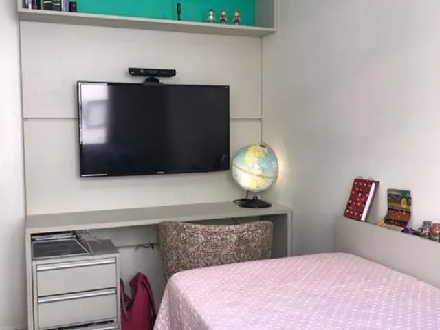 Furnished apartment, 94 m², with a glass-enclosed balcony — photo 6