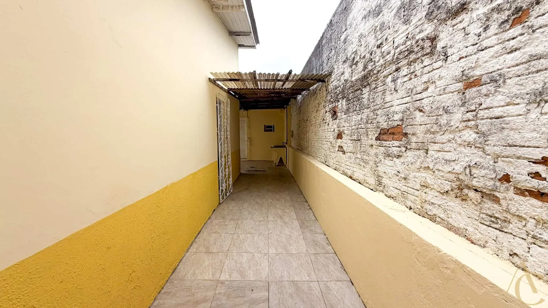 Casa residencial com 4 quartos e 1 banheiro, 263 m² — photo 34
