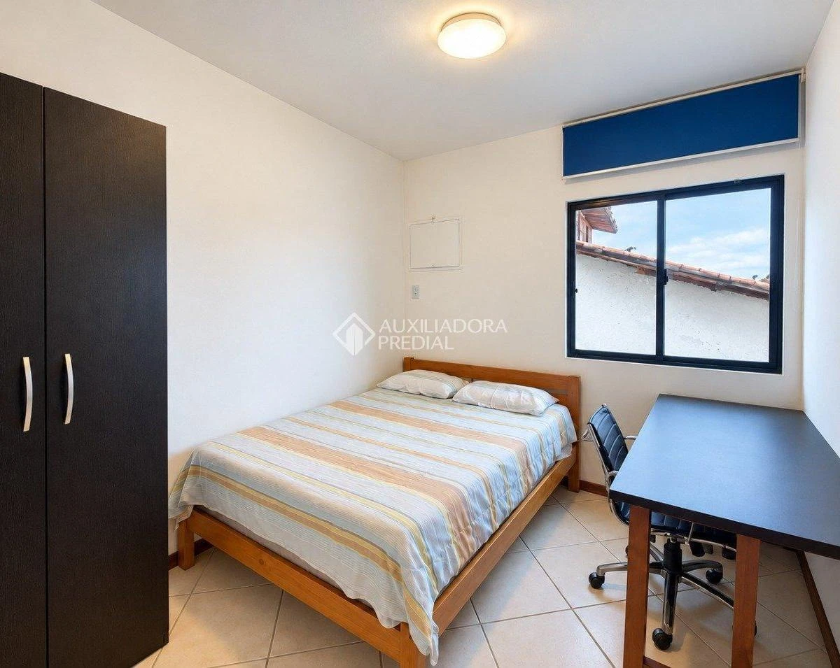 2-bedroom apartment with a washing machine in Florianópolis — photo 4