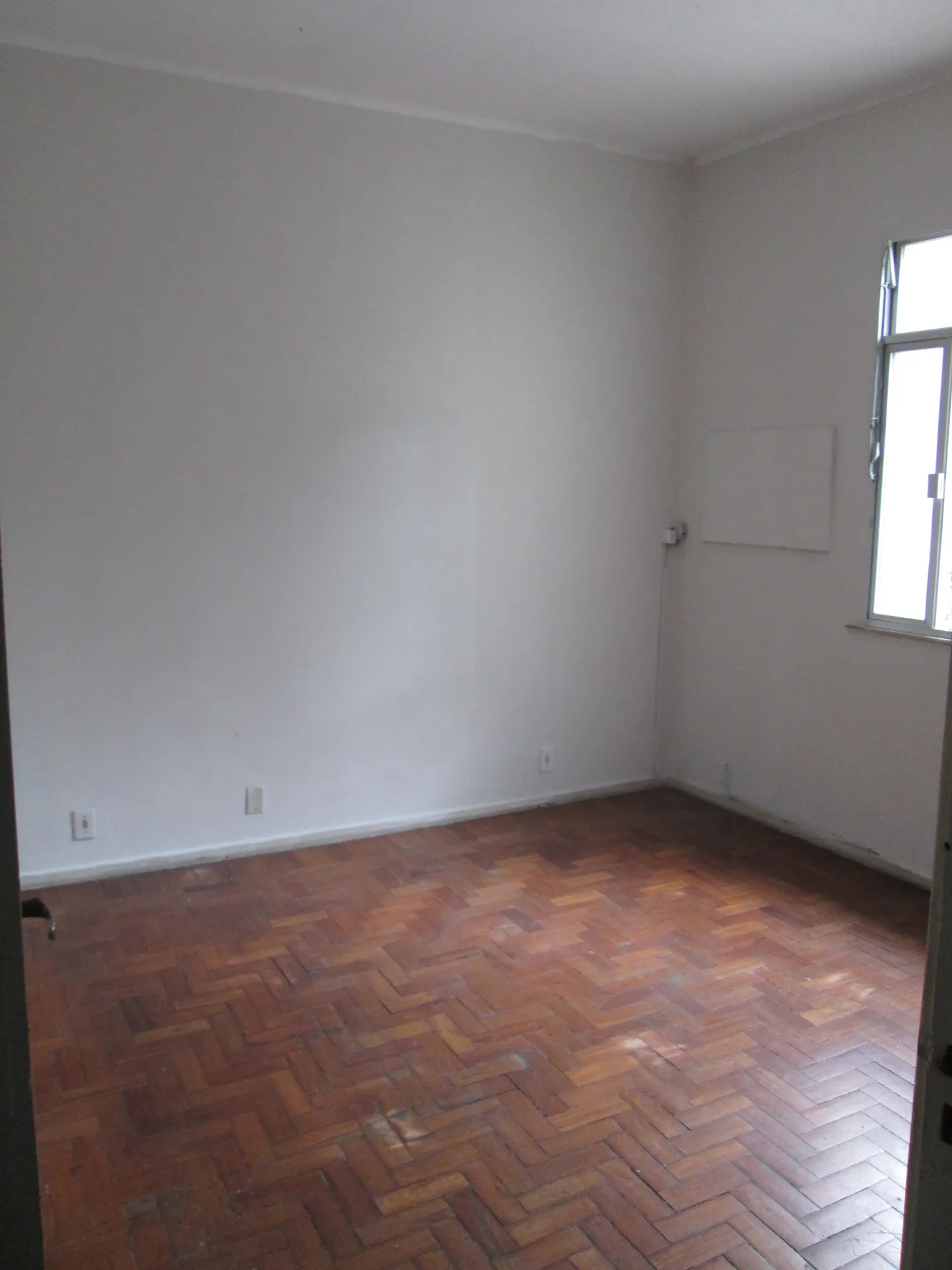 Apartment, 74 m², with wood or laminate floors — photo 7