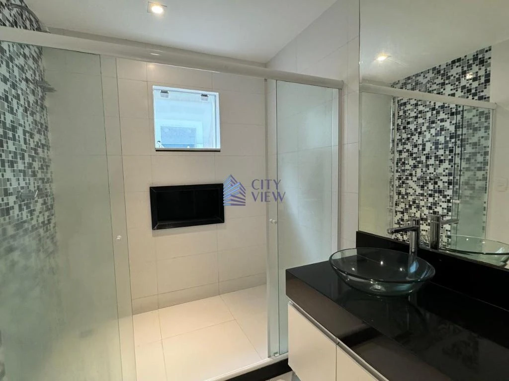 House with 5 bedrooms and 360 m² plus 4 parking spots — photo 30