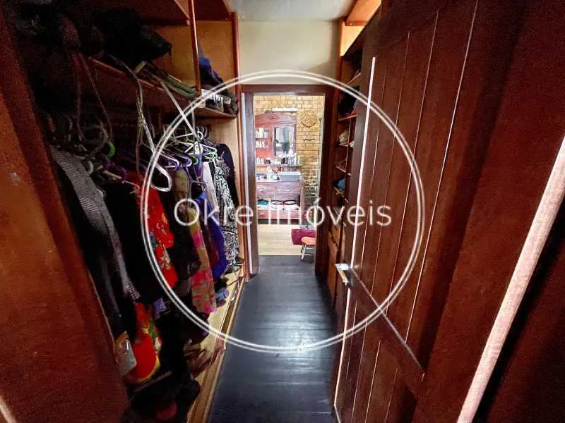 House in a gated community with 4 bedrooms and 5 baths — photo 28