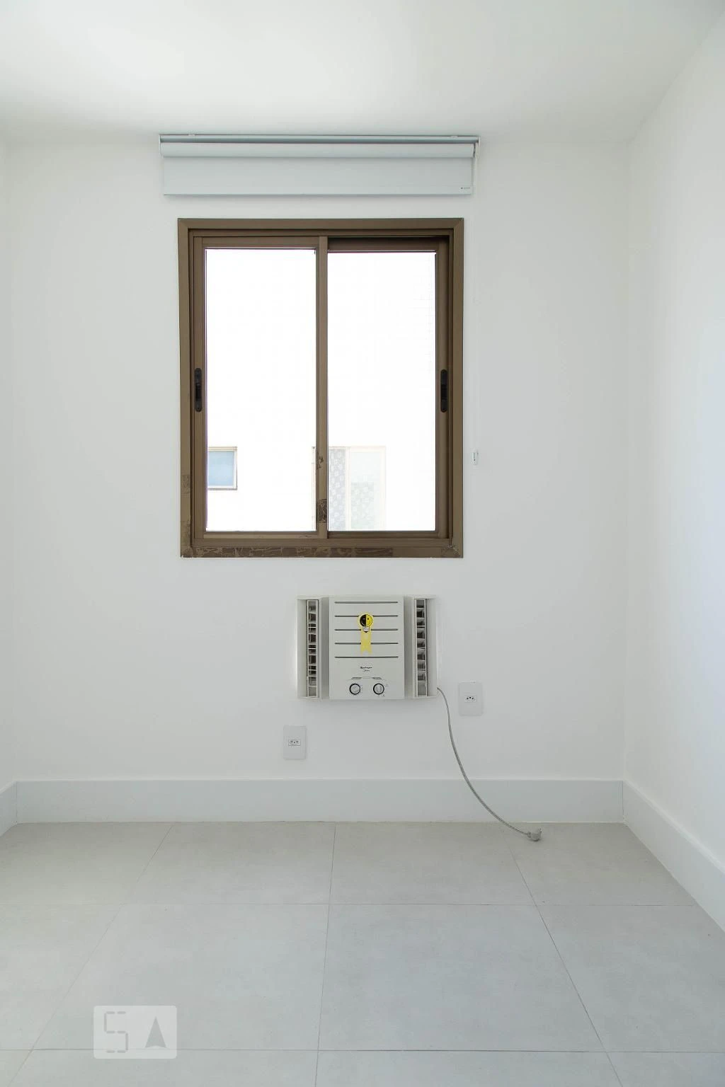 Furnished apartment, 90 m², with a glass-enclosed balcony — photo 22
