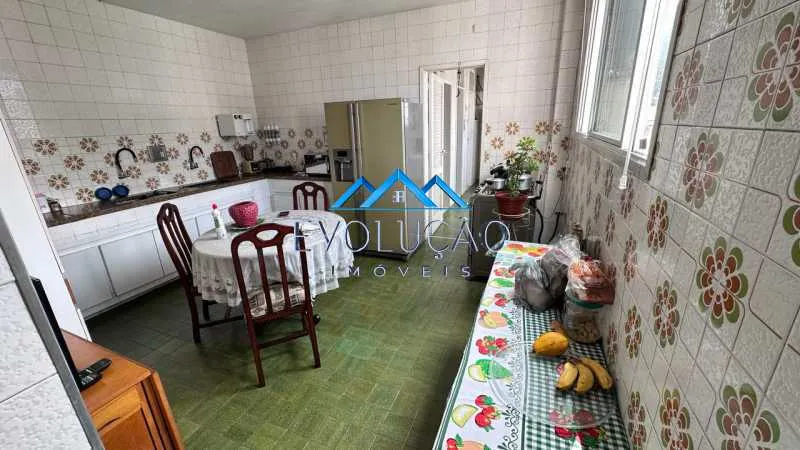 Furnished 4-bedroom apartment with 400 m² — photo 23