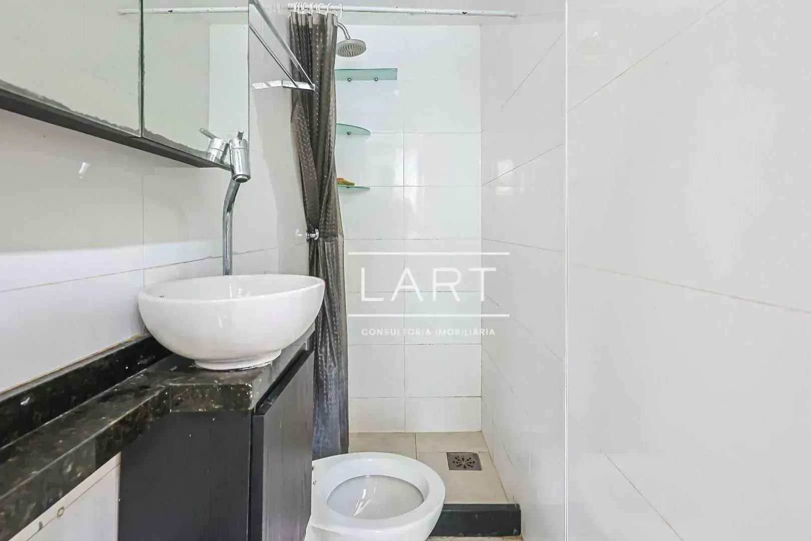 3-bedroom apartment with glassed-in balcony and 160 m² — photo 38