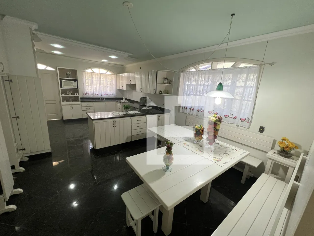 House with 4 suites and 5 parking spaces plus balcony BBQ — photo 38