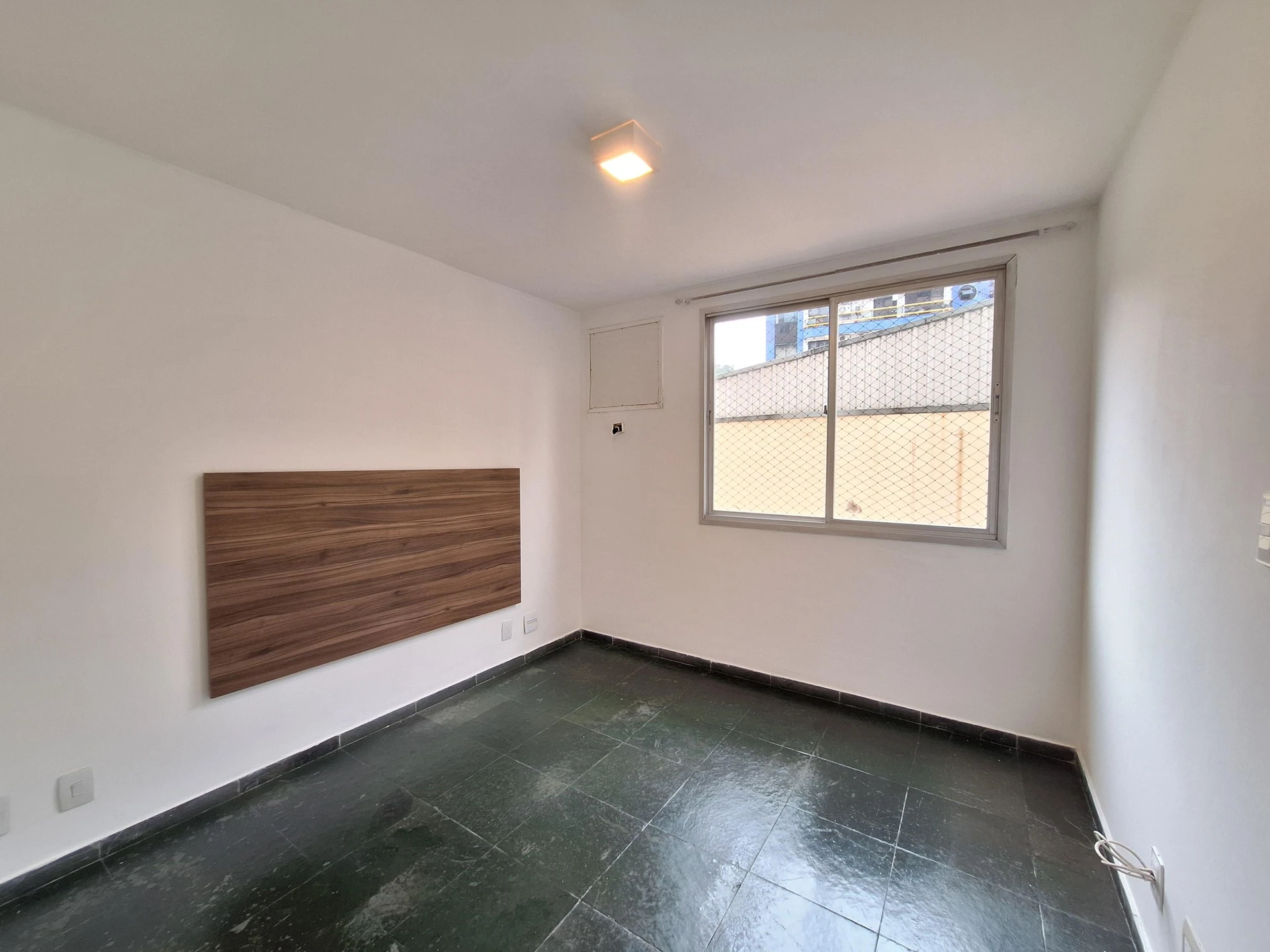 Apartamento de 75 m² com jacuzzi e varanda envidraçada — photo 27