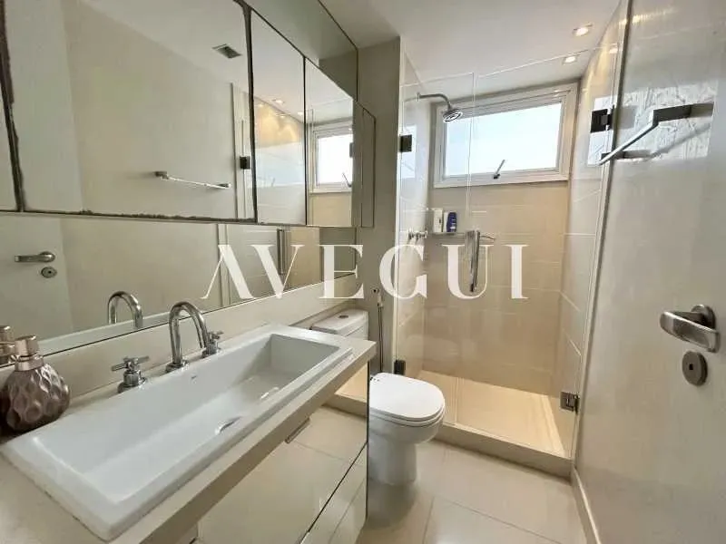 Furnished 2-bedroom apartment with a glassed-in balcony — photo 8