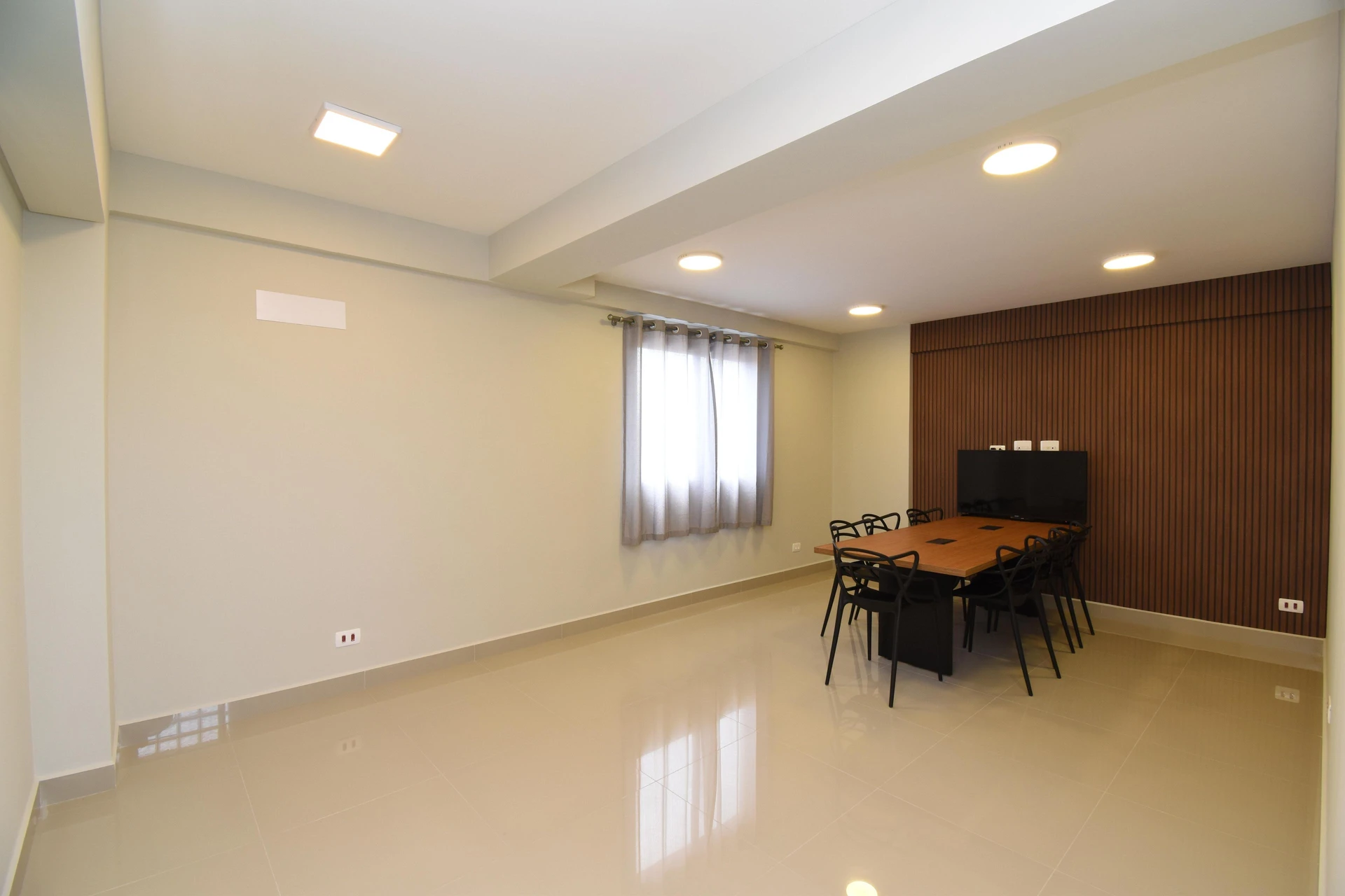 Furnished studio, 22 m², with a glass-enclosed balcony — photo 7