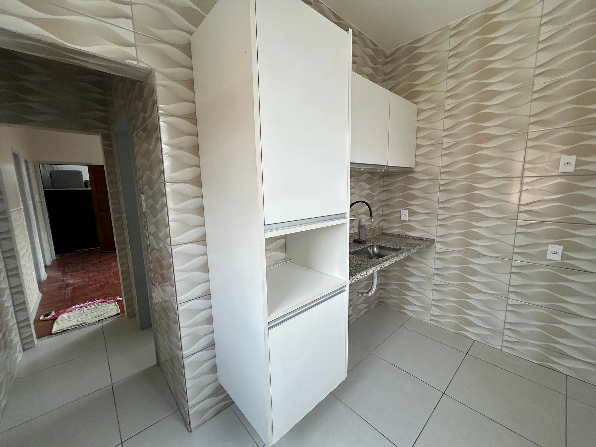 Casa de 2 quartos com piso de madeira ou laminado — photo 2