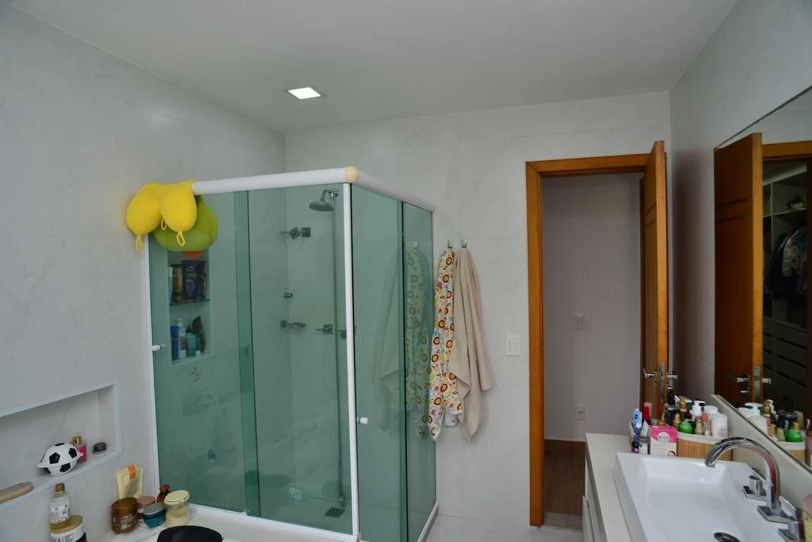 260 m² house with floor-to-ceiling windows and a jacuzzi — photo 59