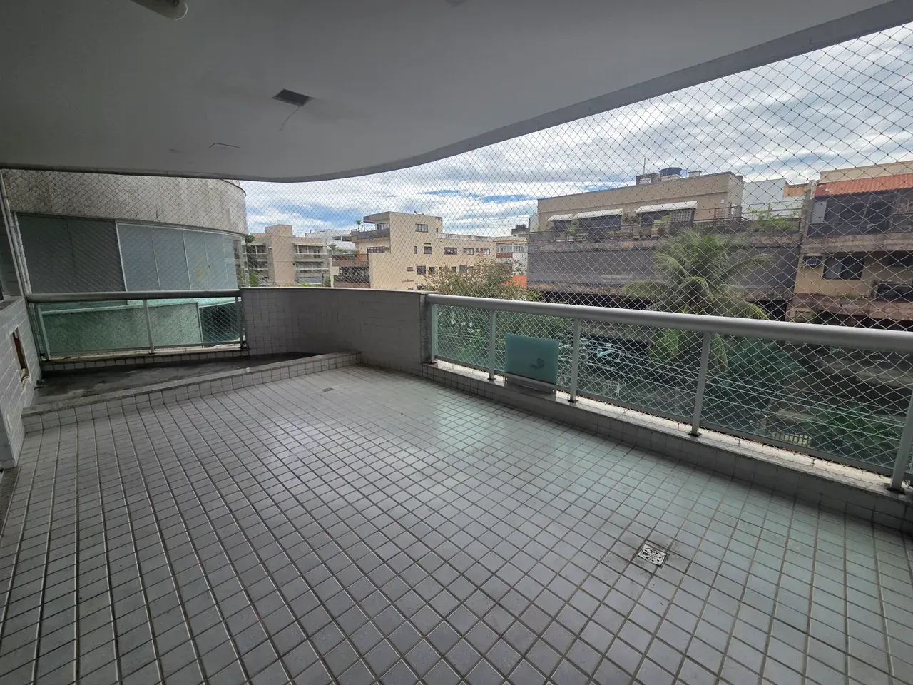 5-bedroom apartment in a building with a sauna — photo 22