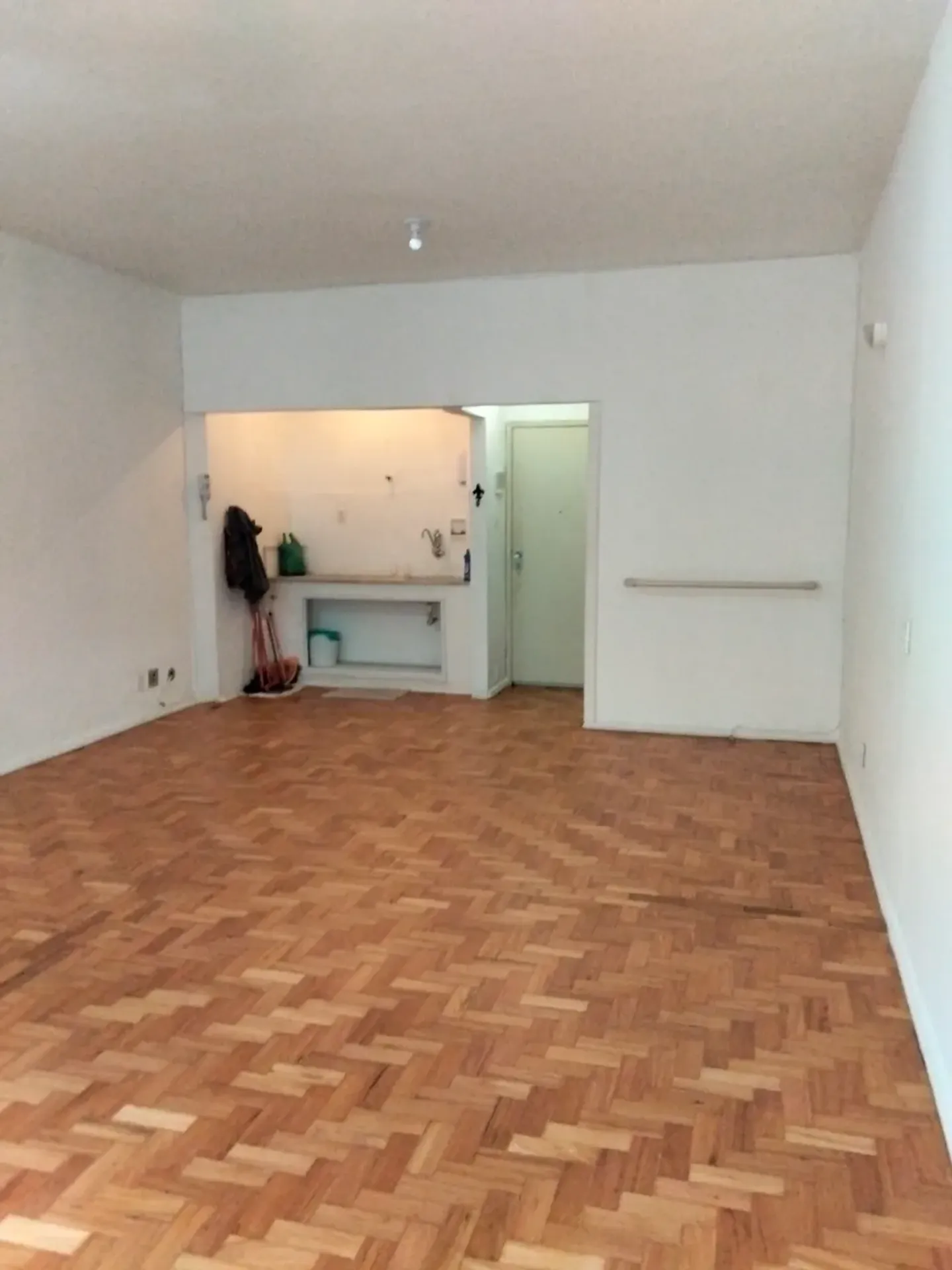 Apartamento, 42 m², com piso de madeira ou laminado — photo 4