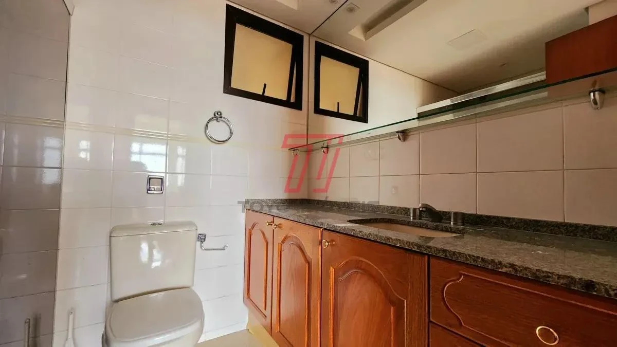 3-bedroom apartment with a bathtub in Curitiba — photo 41
