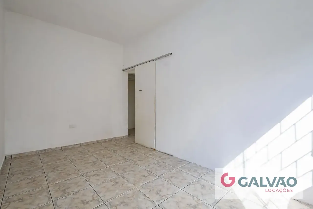 Unfurnished house with 3 bedrooms and 2 bathrooms — photo 15