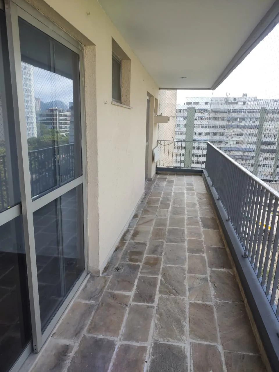 Rental apartment with 96 m², 2 bedrooms and 2 bathrooms — photo 2
