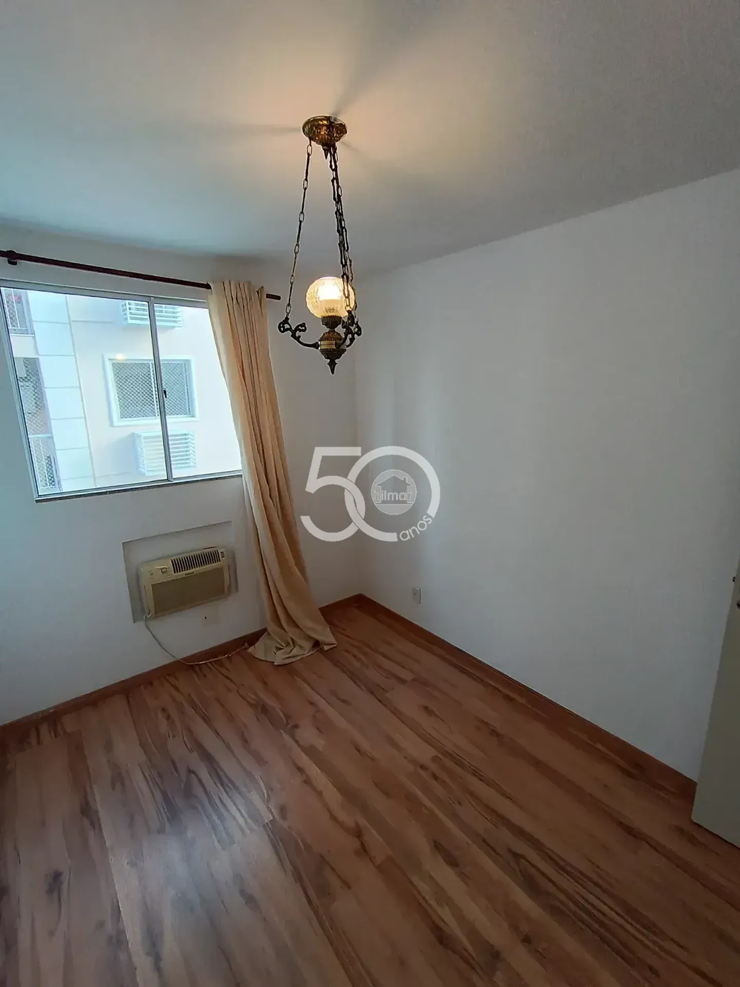 Departamento de 2 dormitorios con piso de madera o laminado — photo 7