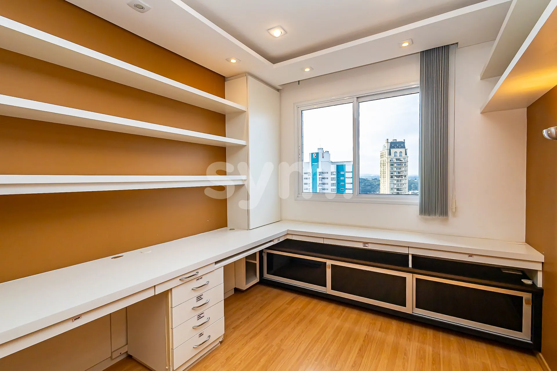 3-bedroom apartment with private BBQ on balcony — photo 24