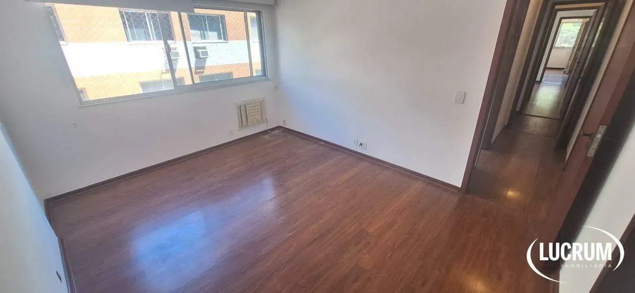 3-bedroom apartment with a walk-in closet — photo 7