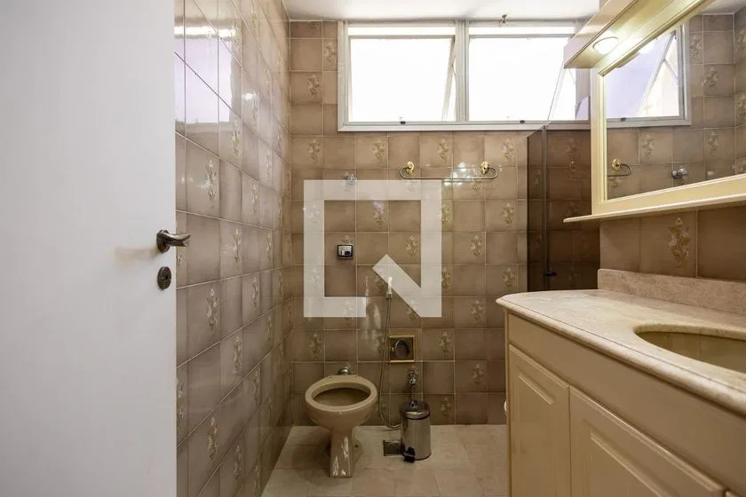 Apartment, 77 m², with wood or laminate floors — photo 17